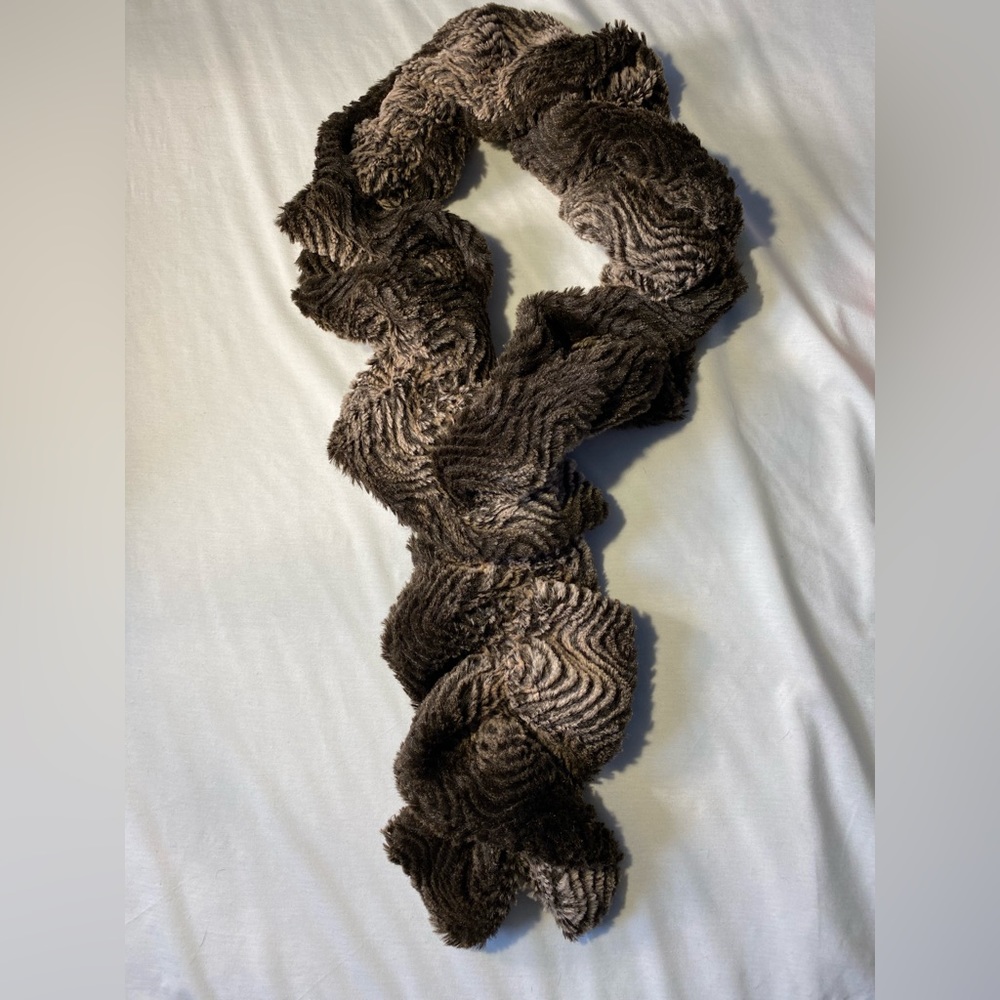 Unbranded Sable/Blush Cream Minky Scarf. 100% Polyester, Faux Fur. So Soft!